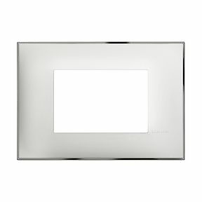 Placa embellecedora Classia de color Blanco Cromo - 3 módulos Placa embellecedora Classia de color Blanco Cromo - 3 módulos