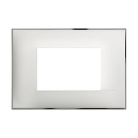 Placa embellecedora Classia de color Blanco Cromo - 3 módulos